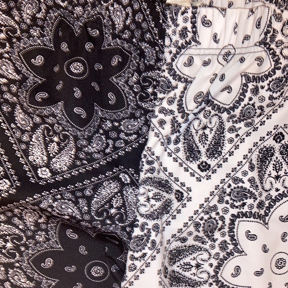Shosho Size XL Black and White Colorblock Paisley Printed Joggers - Picture 3 of 4
